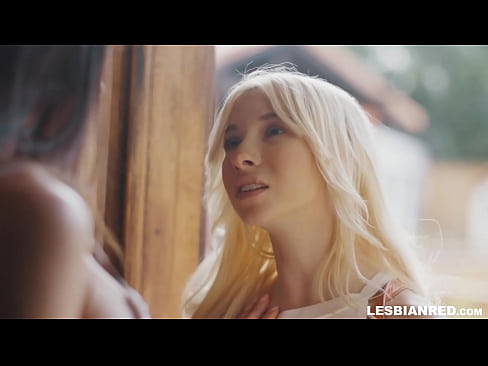 ❤️ A lány néhány hónap után hazajön, és végül a mostohaanyja punciját eszik. Baszás videó at hu.mumsp.ru ️