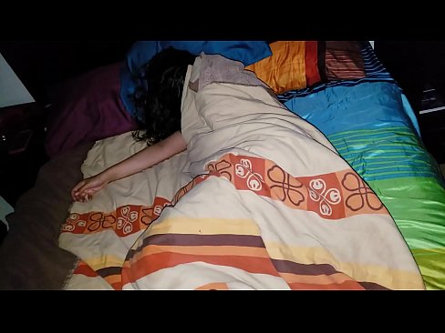 ❤️ A mostohafiú szidja fiatal mostohaanyját, miközben az alszik. Baszás videó at hu.mumsp.ru ️